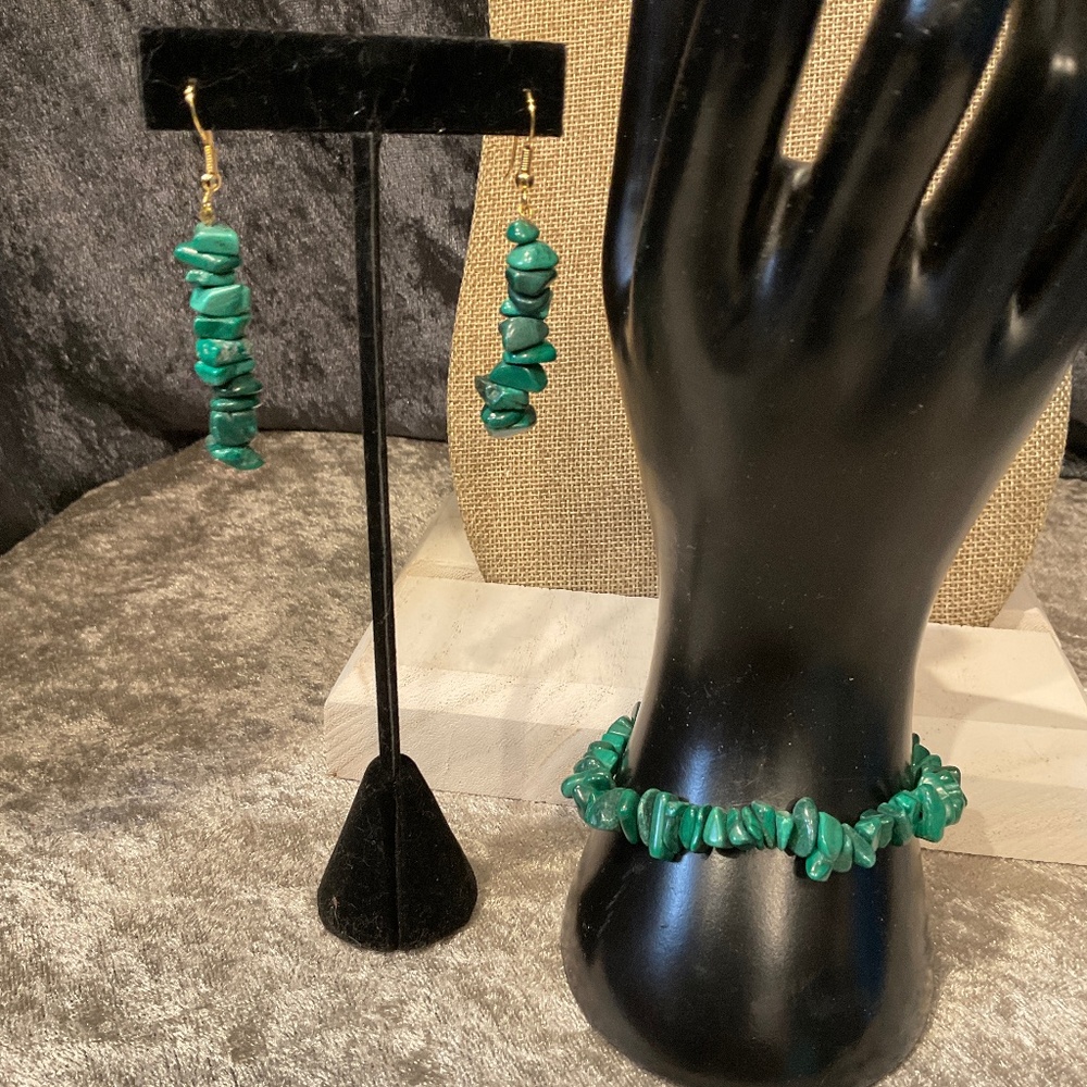 Vintage Malachite Chip Bracelet and Matching Pierced Earrings